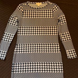 Michael Kohl’s navy and white dress